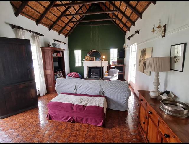 3 BEDROOM HOUSE TO LET IN HILLCREST CENTRAL